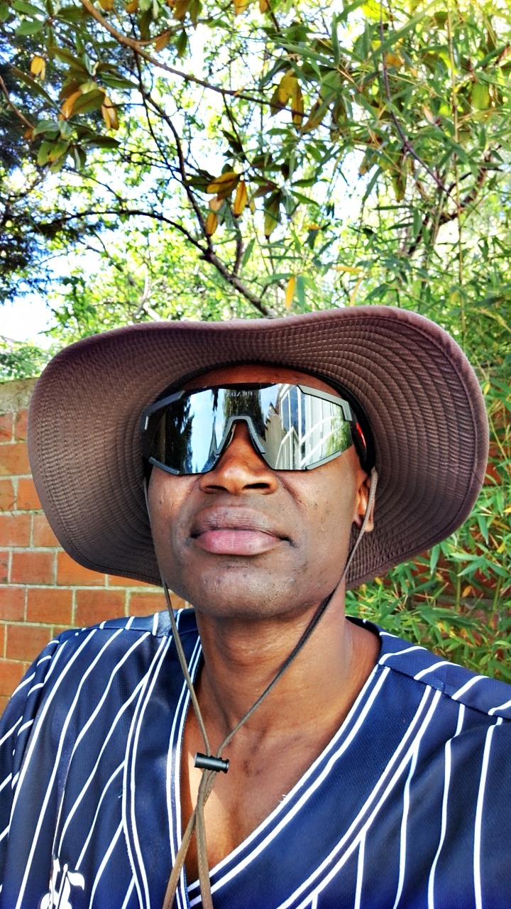Profil de Yenni, 29 ans, Gay cruising à Ardez