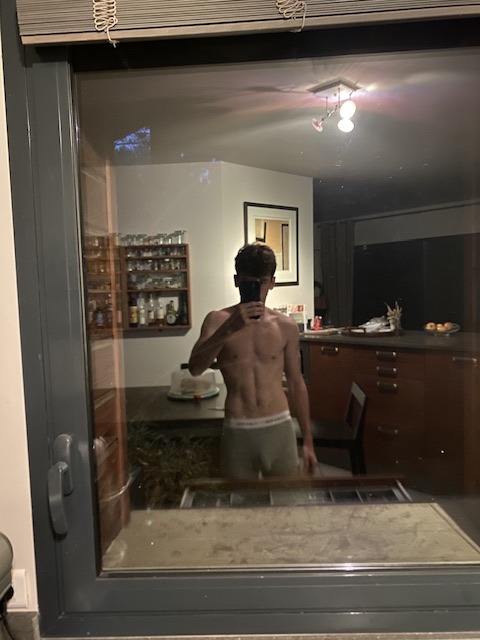 Profil de Aristote, 23 ans, Gay cruising à Croy