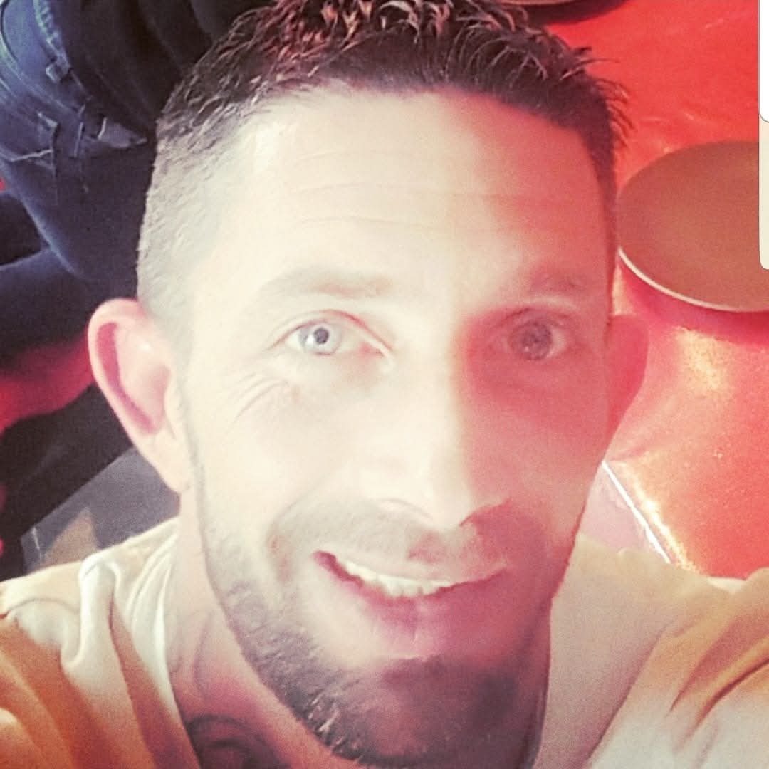 Profil de Yvane, 41 ans, Gay cruising à Sassel
