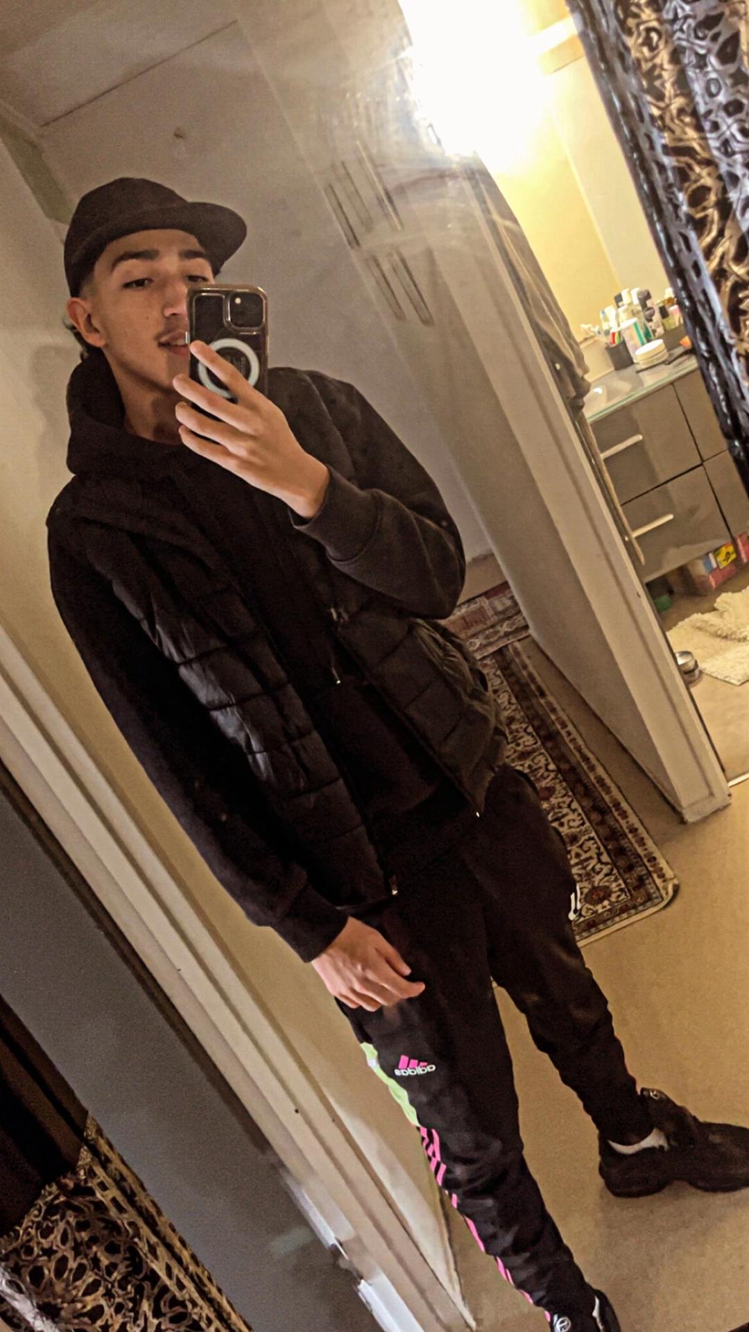 Profil de Dary, 21 ans, Gay cruising à Flond