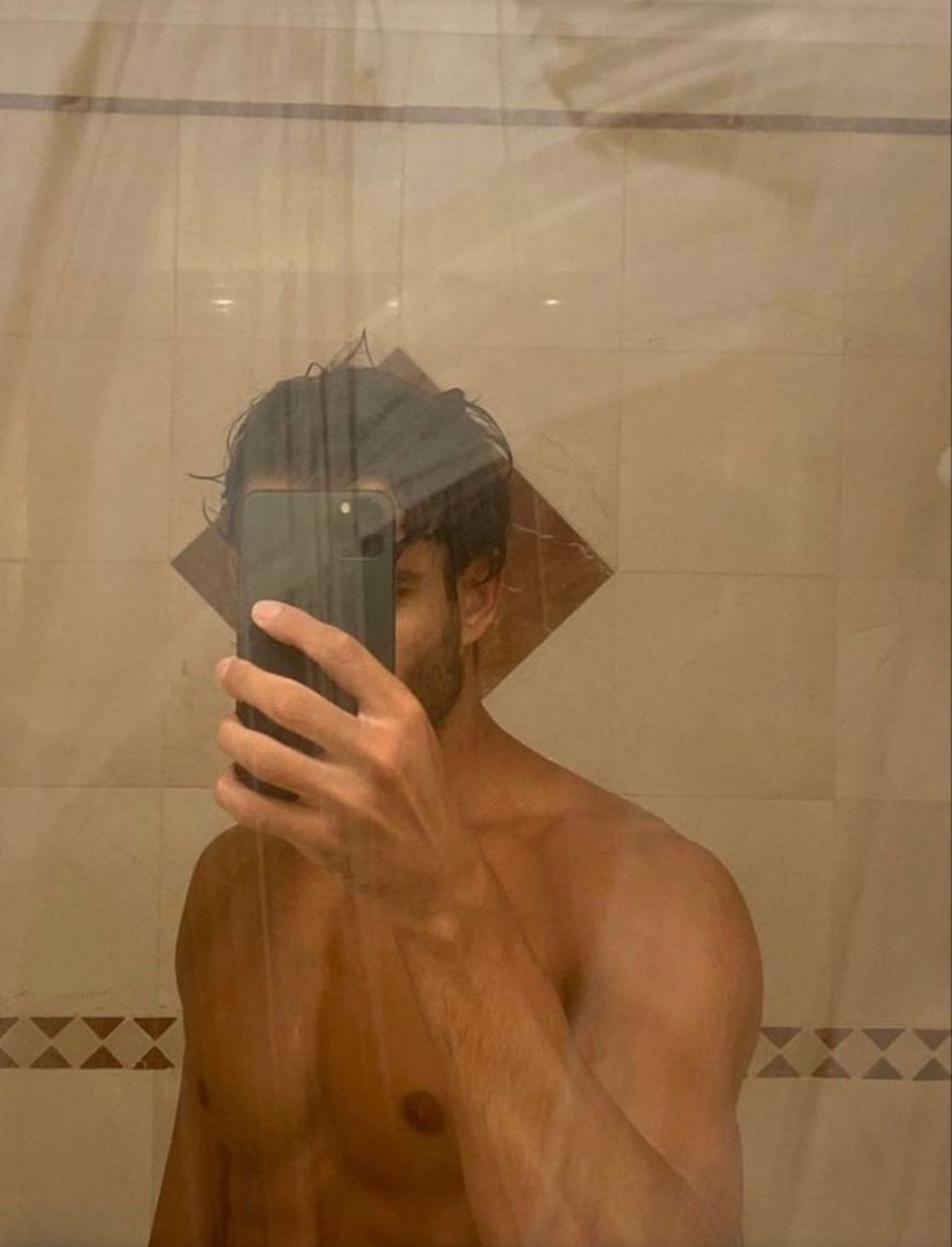 Profil de Soheib, 25 ans, Gay cruising à Flumenthal