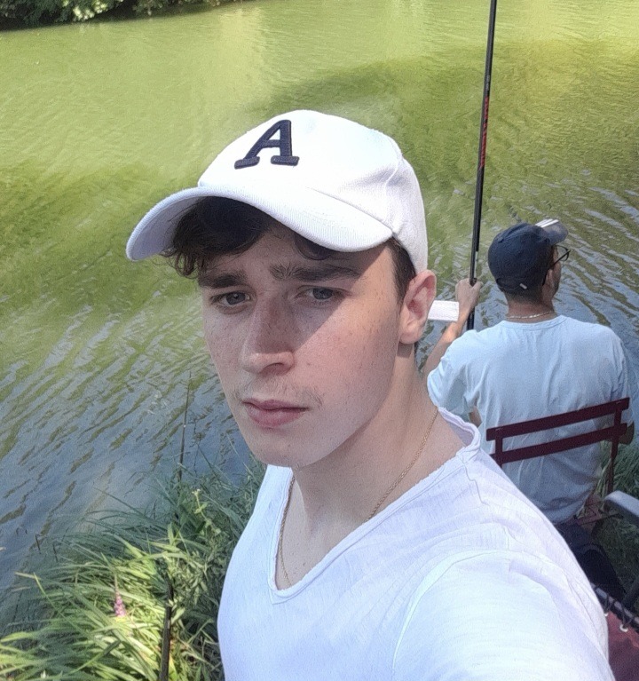 Profil de Fahid, 20 ans, Gay cruising à Caux