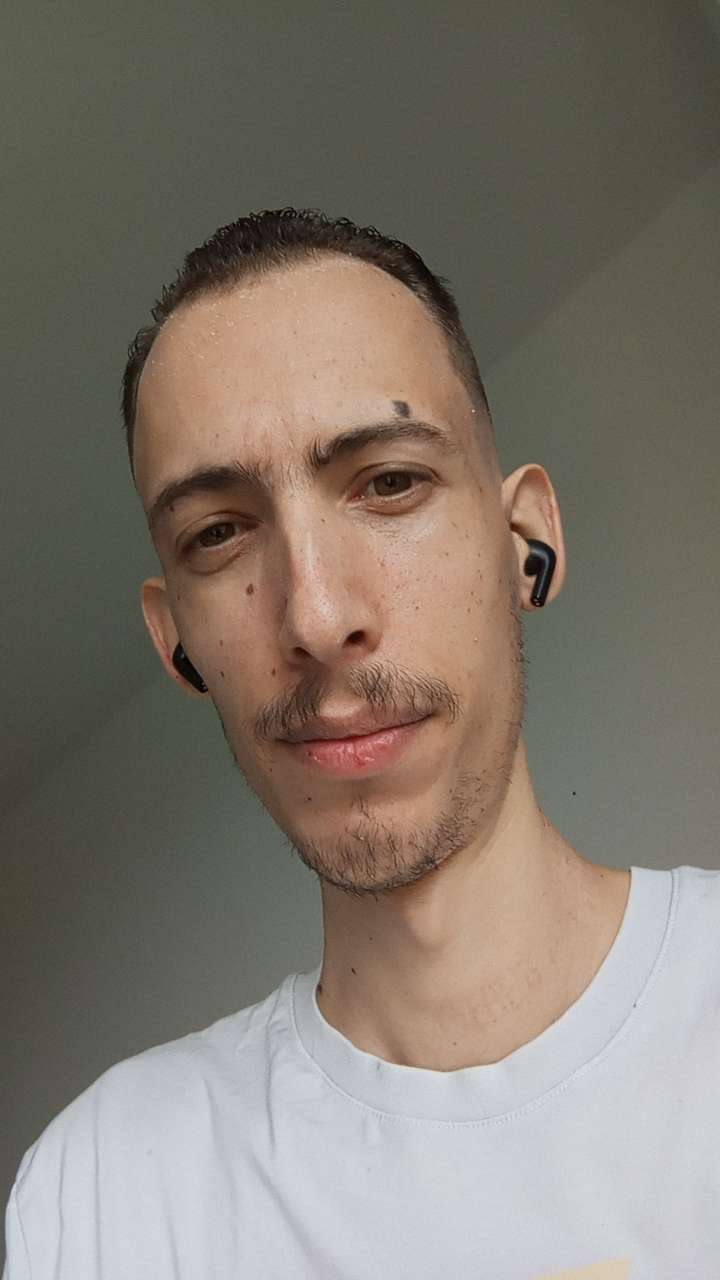 Profil de Hazedine, 29 ans, Gay cruising à Giez