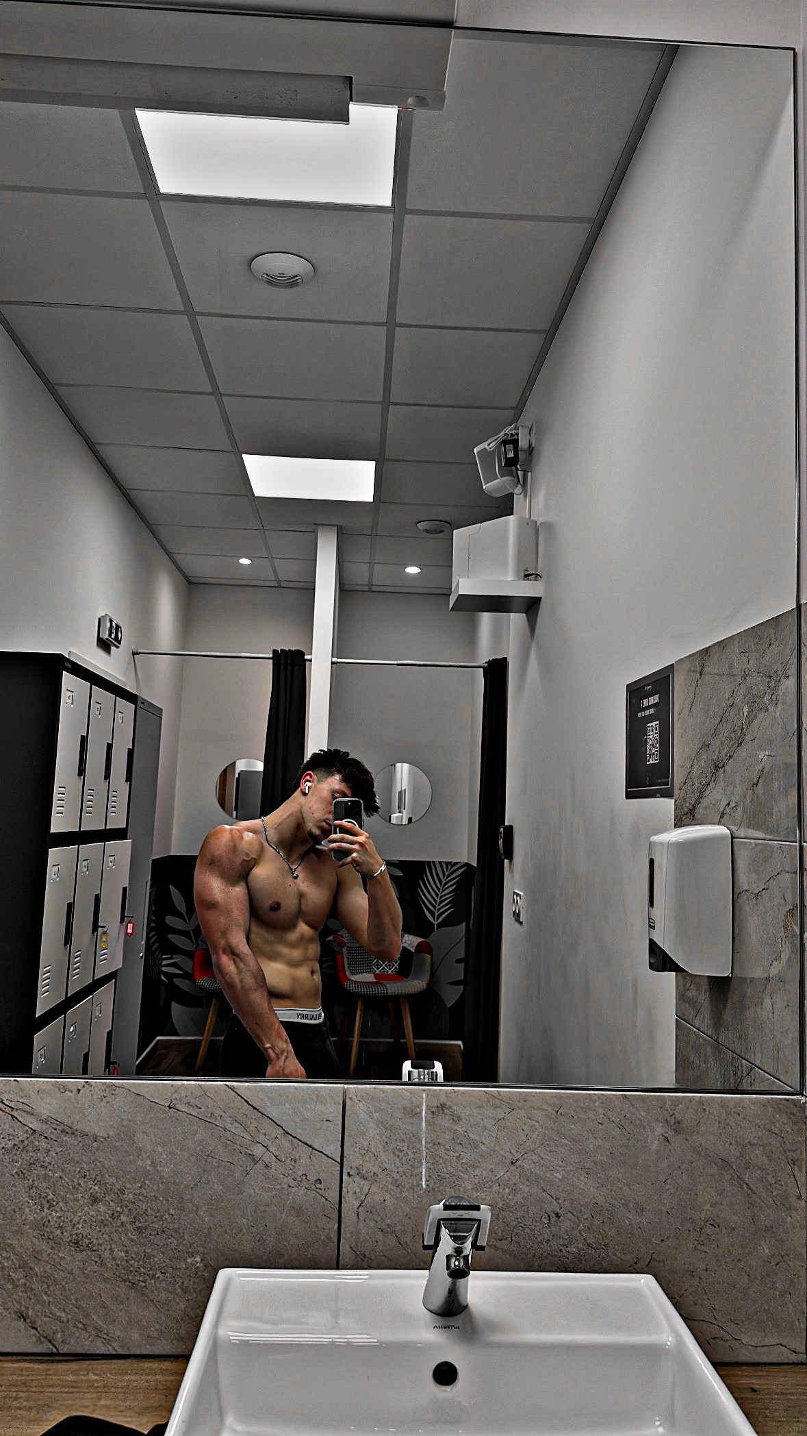 Profil de Shay, 21 ans, Gay cruising à Lovatens
