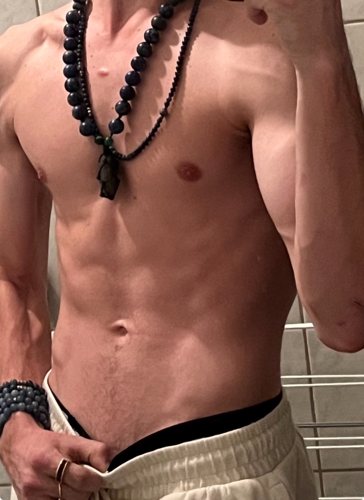 Profil de Emmanuel, 21 ans, Gay cruising à Châtillens