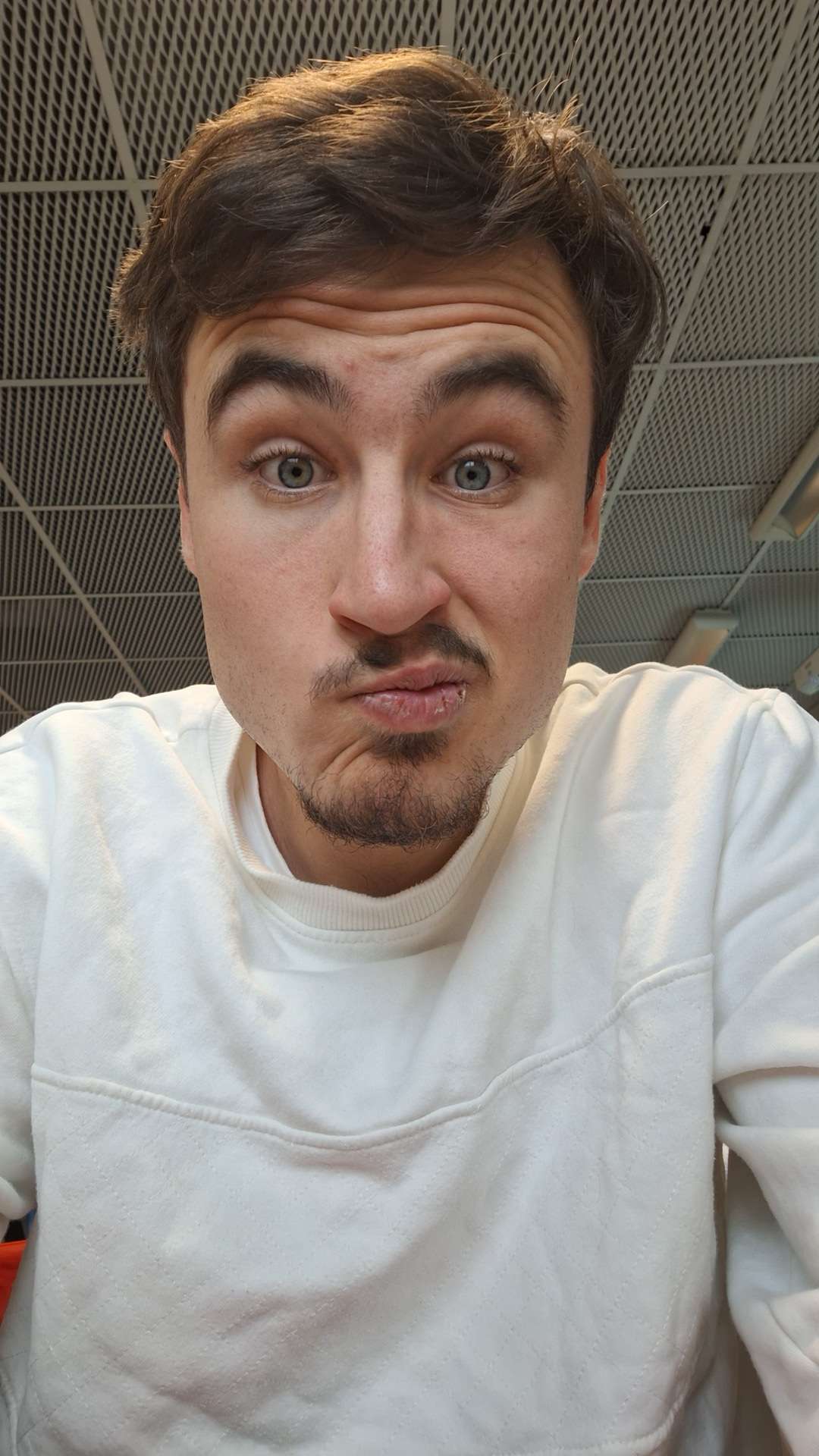 Profil de Antranik, 18 ans, Gay cruising à Payerne