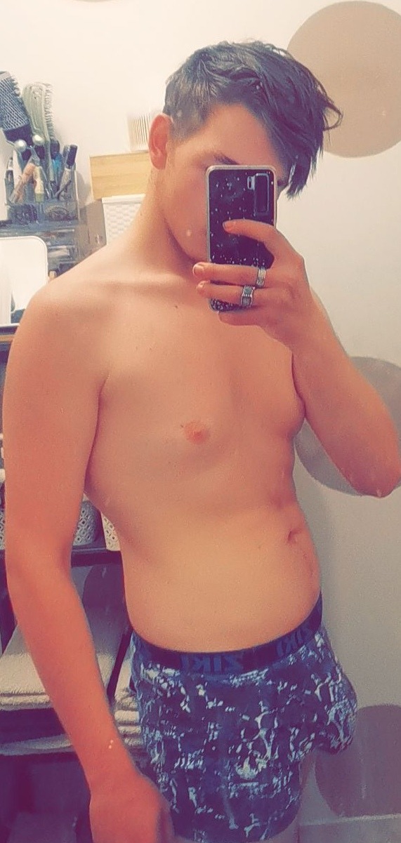 Profil de Yona, 19 ans, Gay cruising à Savigny