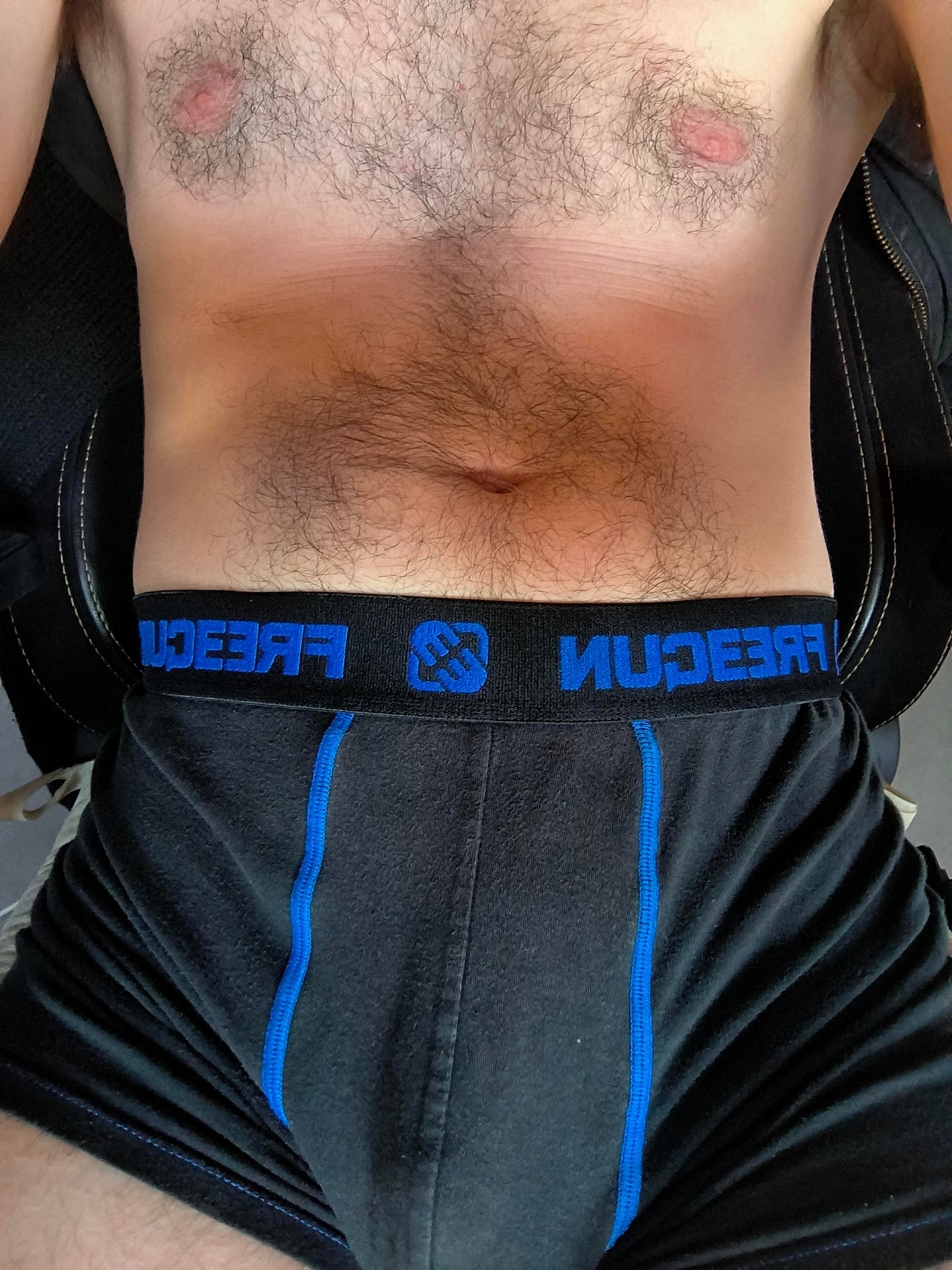 Profil de Zine, 40 ans, Gay cruising à Cornol