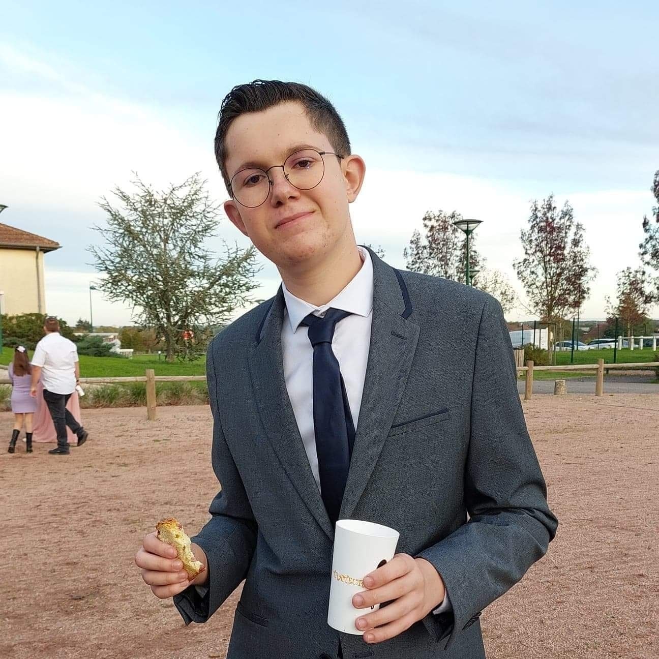Profil de Charlot, 21 ans, Gay cruising à Zullwil