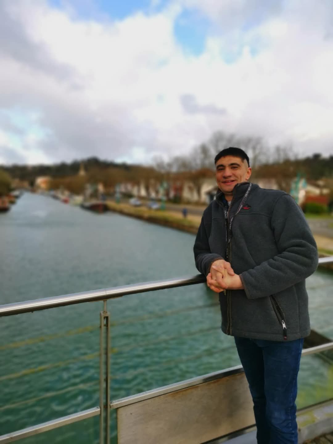 Profil de Kemo, 36 ans, Gay cruising à Morges