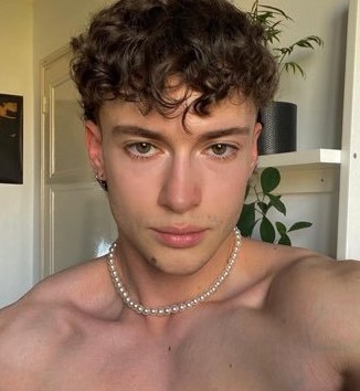 Profil de Tana, 25 ans, Gay cruising à Orzens