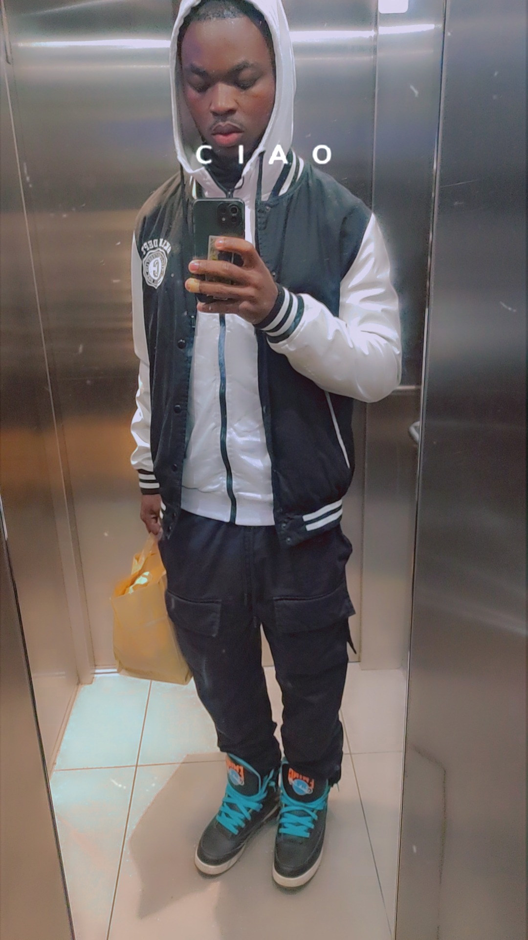 Profil de Louis-henri, 19 ans, Gay cruising à Maracon