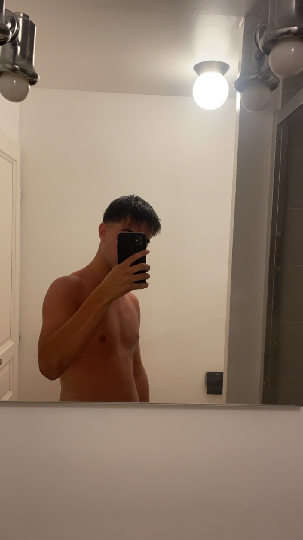 Profil de Aronn, 19 ans, Gay cruising à Magden