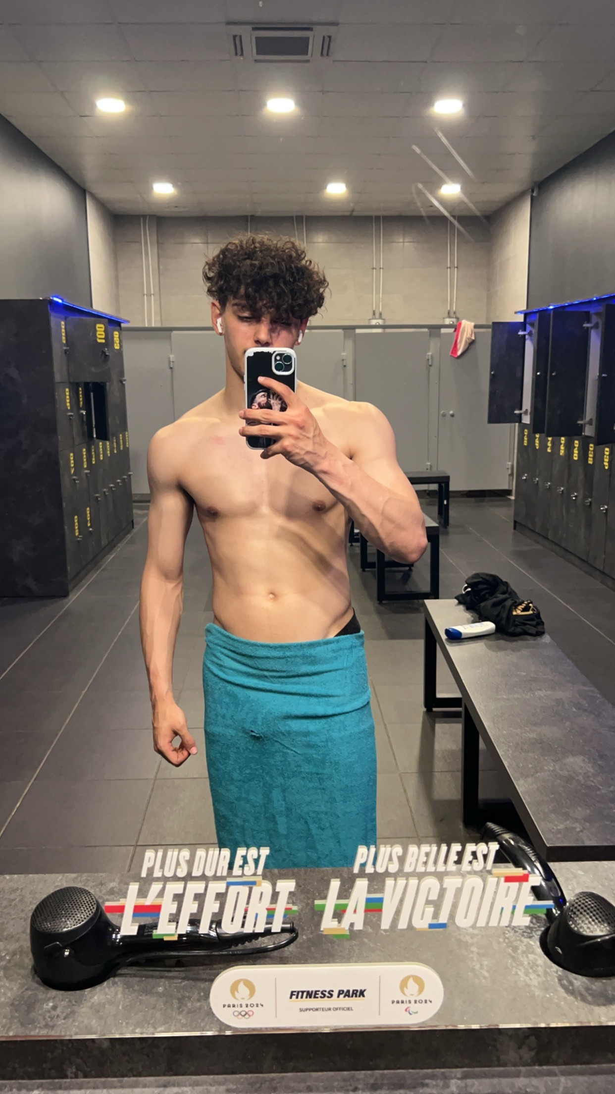 Profil de Loury, 22 ans, Gay cruising à Mauborget