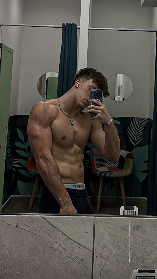 Profil de Korentin, 19 ans, Gay cruising à Sisikon
