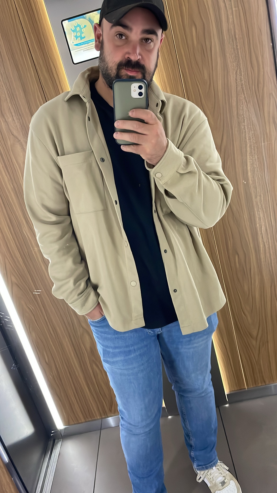 Profil de Mohamed-ilyes, 31 ans, Gay cruising à Graben