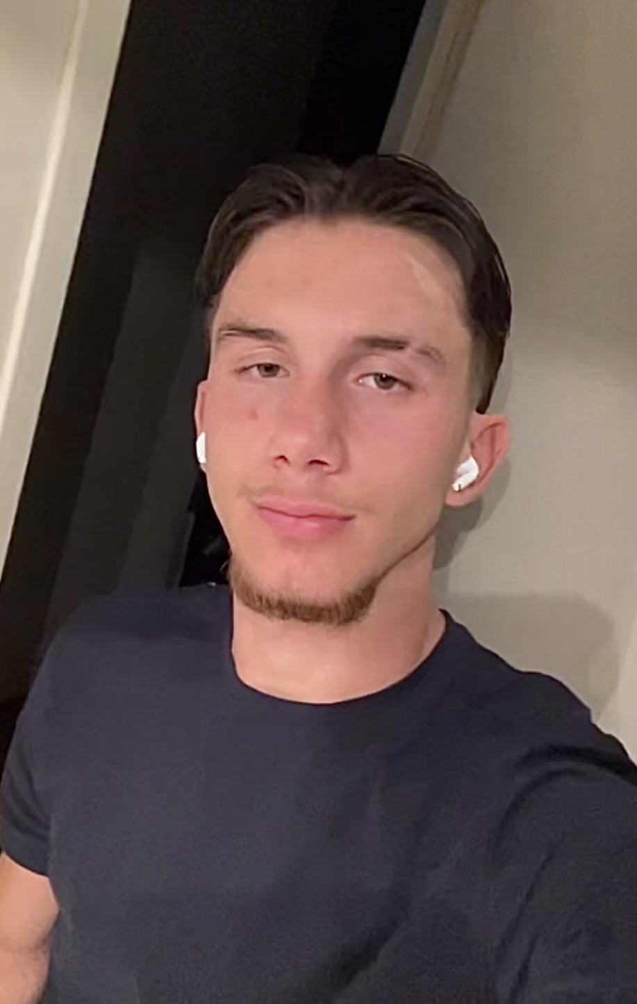 Profil de Darwin, 22 ans, Gay cruising à Bärau