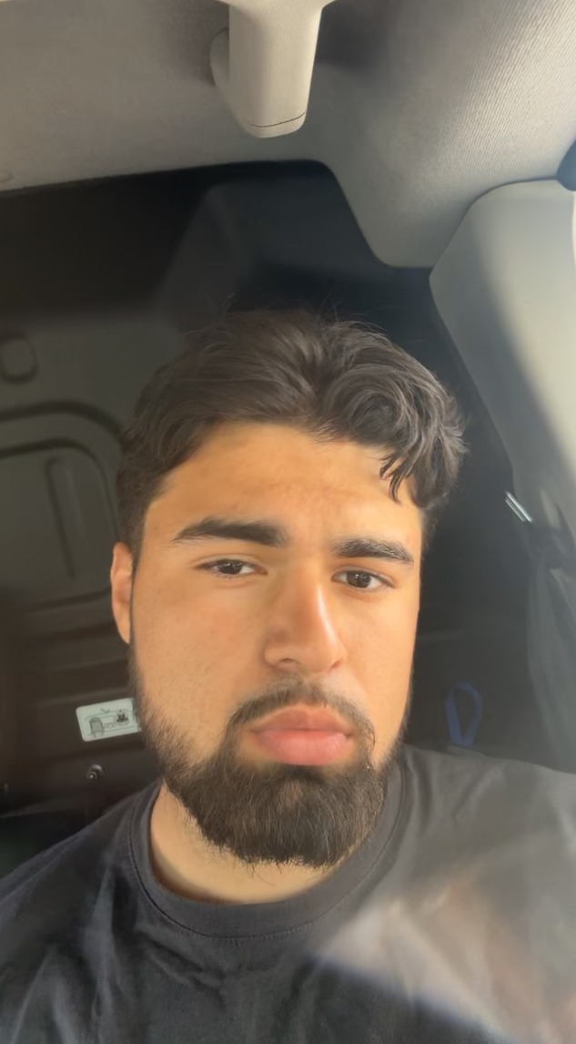 Profil de Erasme, 19 ans, Gay cruising à Messen