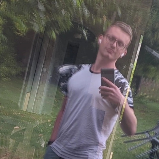 Profil de Evhan, 25 ans, Gay cruising à Croy