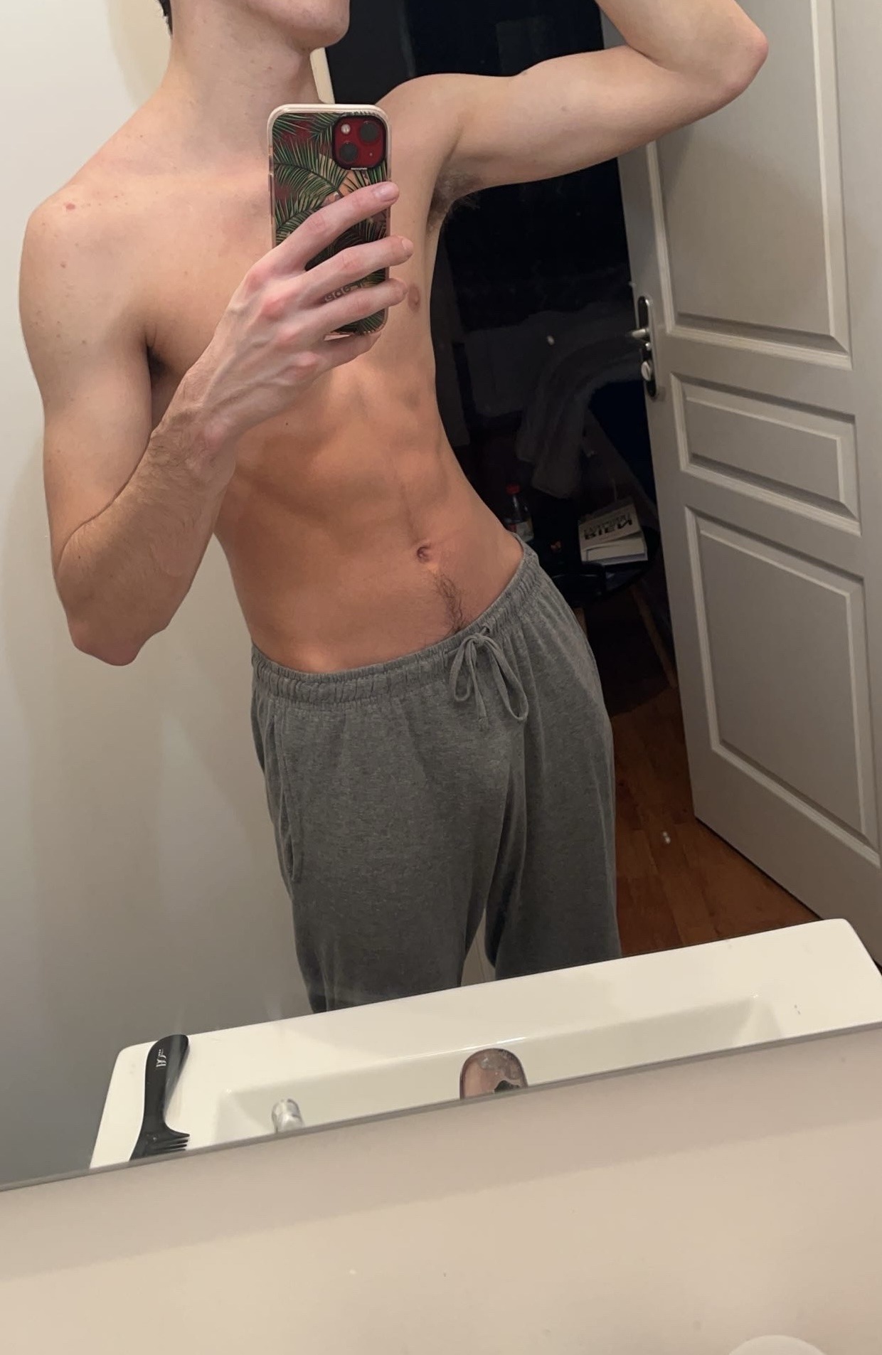 Profil de Antony, 24 ans, Gay cruising à Borgnone