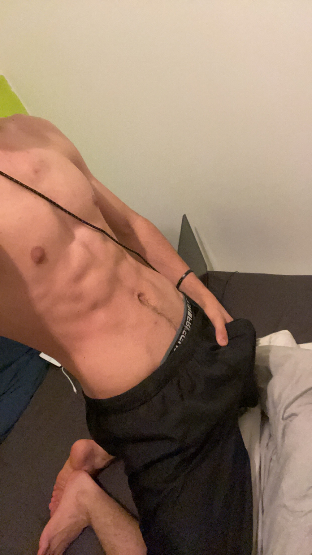 Profil de Yahel, 20 ans, Gay cruising à Rossenges