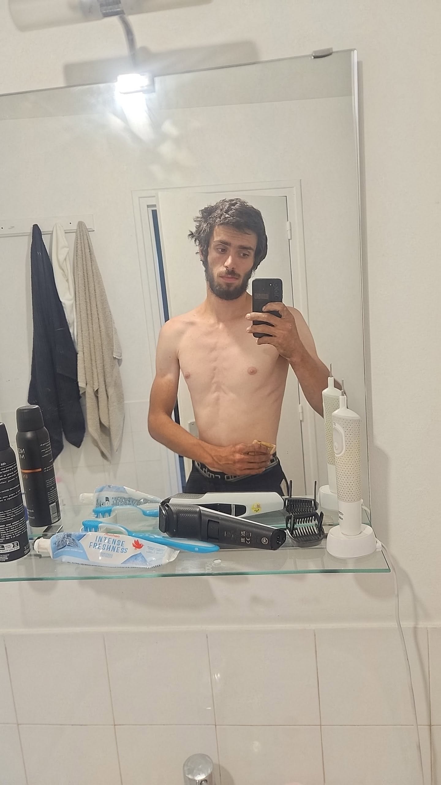Profil de Szymon, 19 ans, Gay cruising à Rumendingen