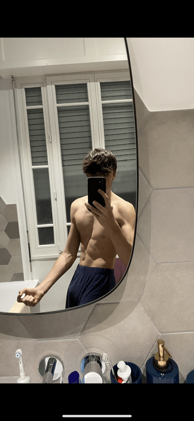 Profil de Tery, 19 ans, Gay cruising à Ballens