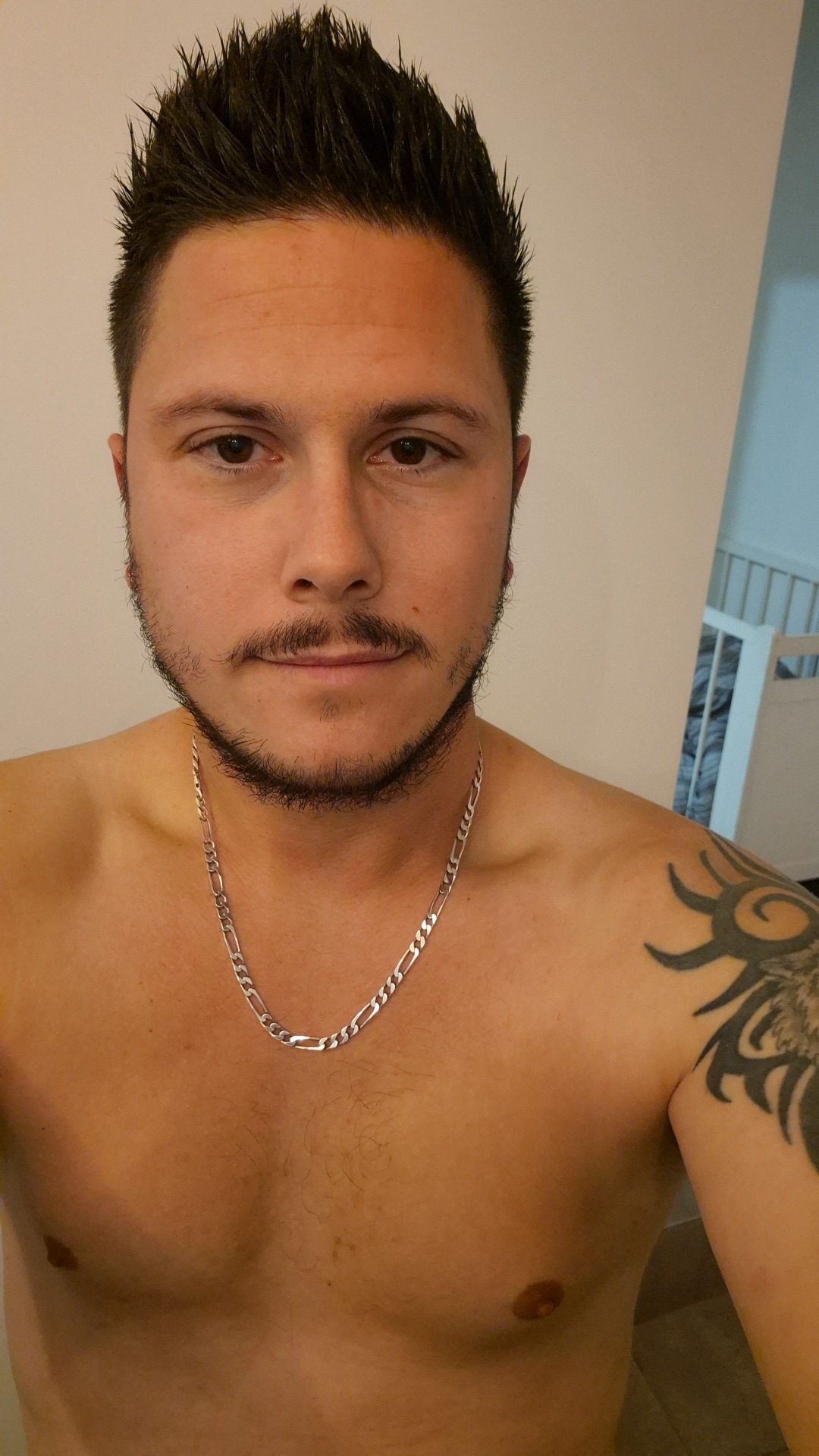 Profil de Estebann, 32 ans, Gay cruising à Aclens